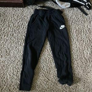 Black Nike joggers 20$